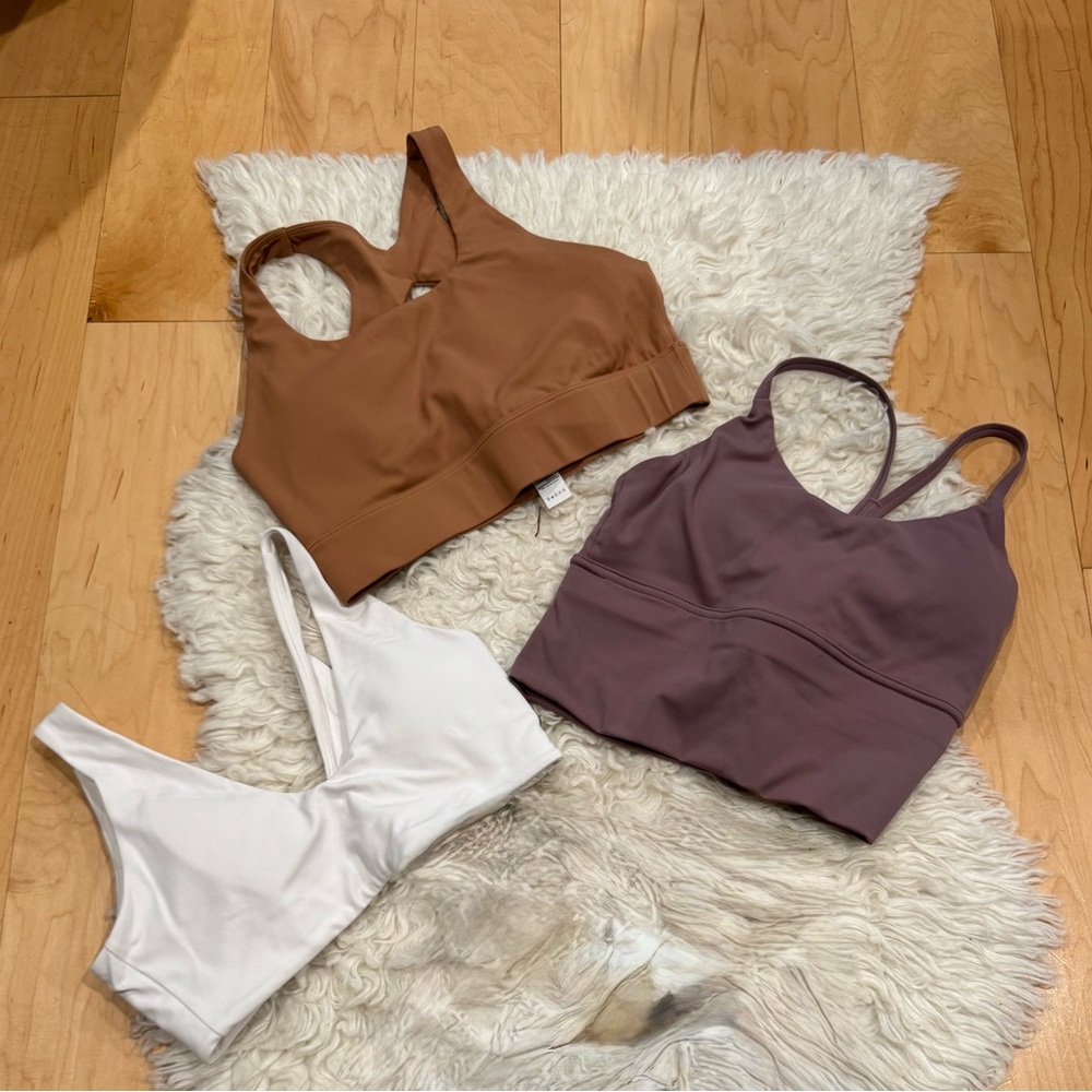 bundle of AMAZON brand sports bras ingia size small